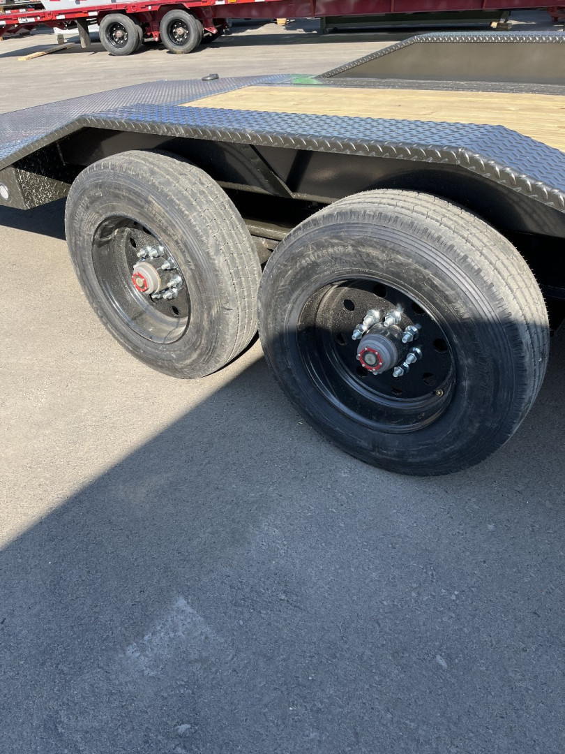 New 2025 MAXXD H9X10224 Car Hauler