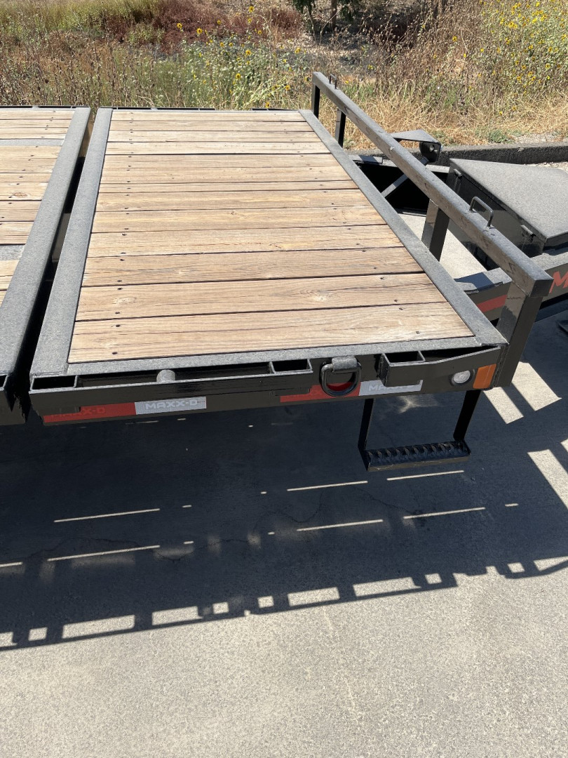 New 2023 MAXXD GOX10224 Flatbed Trailer