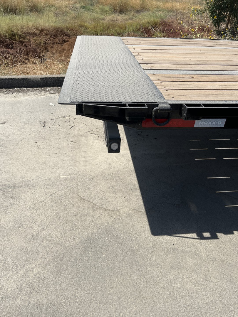 New 2023 MAXXD GOX10224 Flatbed Trailer