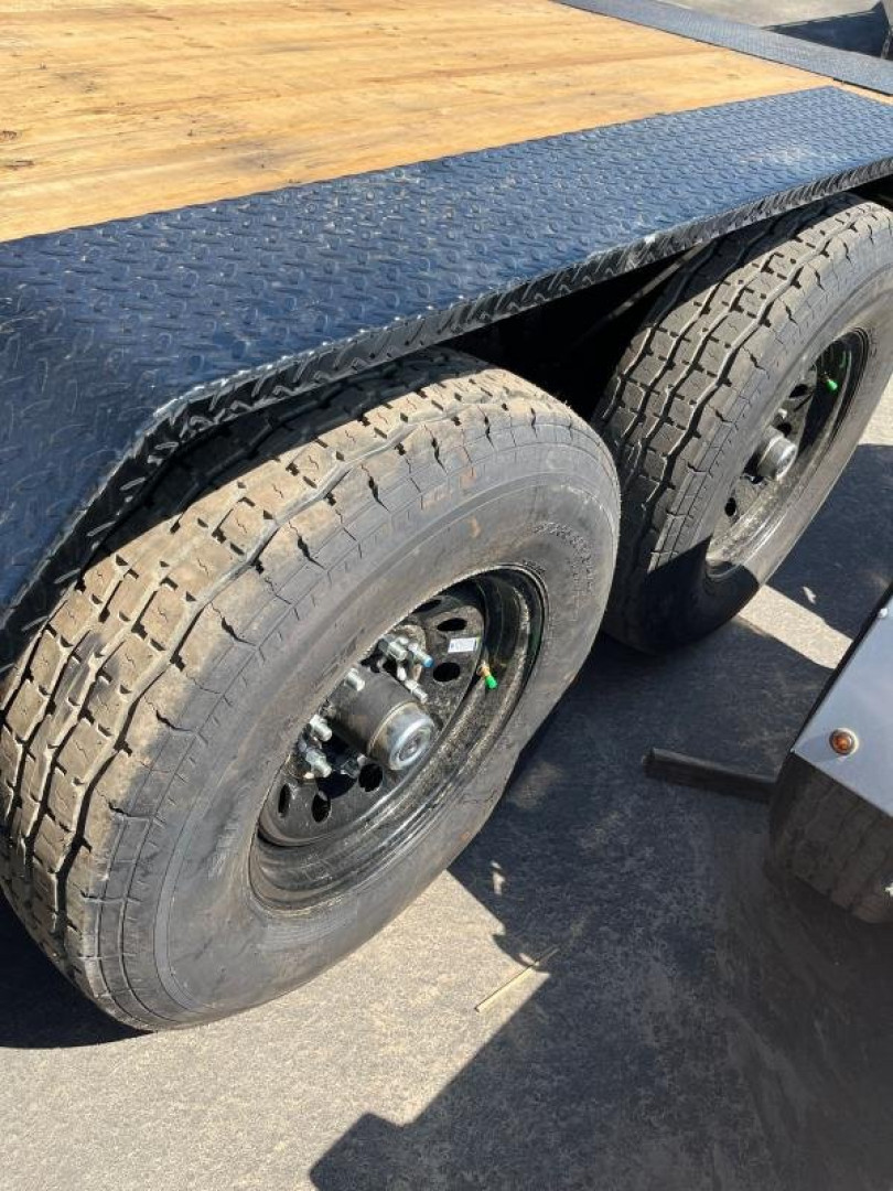 New 2024 MAXXD T6X8322 Car Hauler