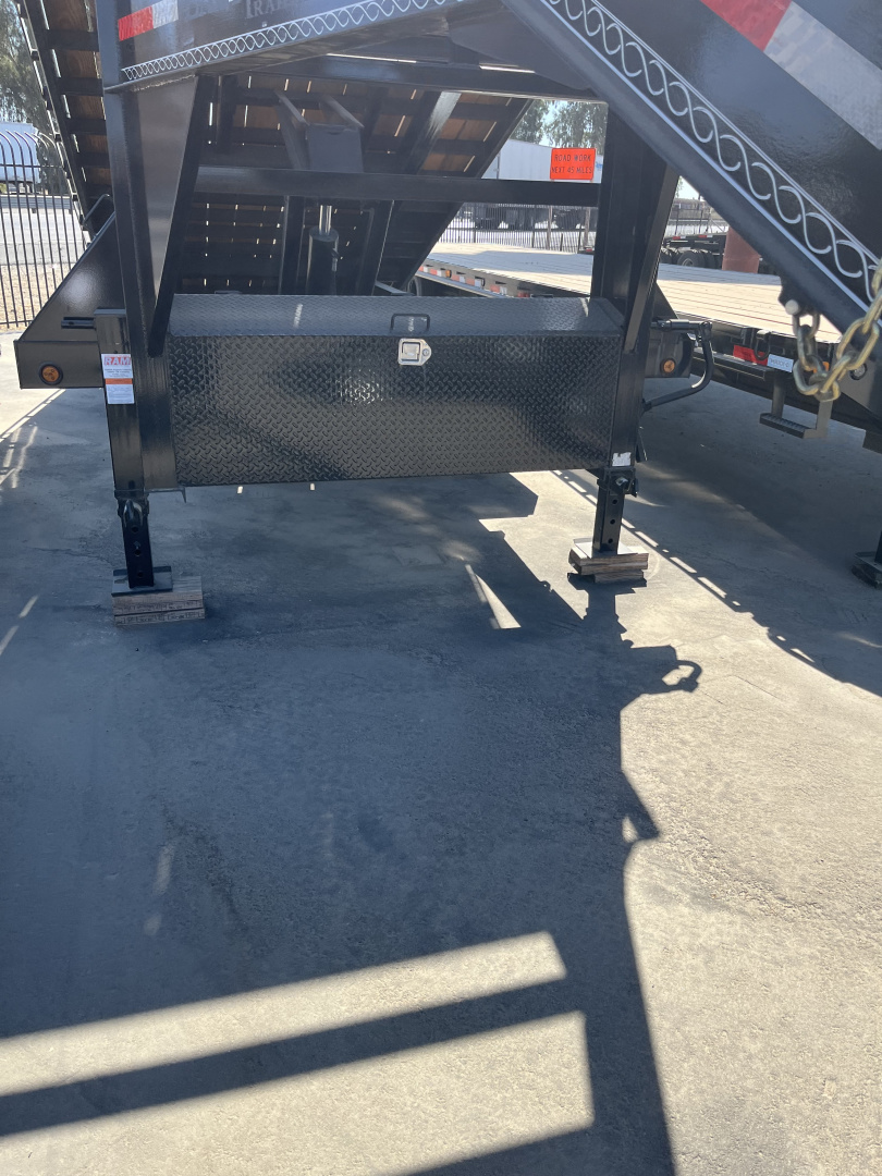 New 2023 East Texas Trailers GE0222082 Flatbed Trailer