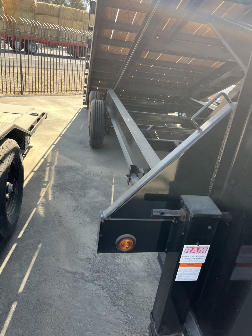 New 2023 East Texas Trailers GE0222082 Flatbed Trailer