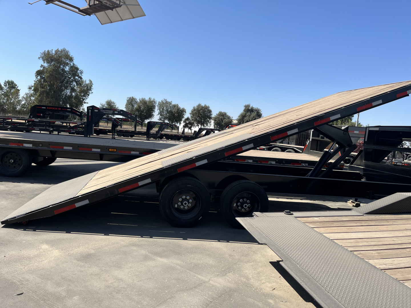 New 2023 East Texas Trailers GE0222082 Flatbed Trailer
