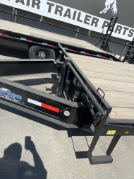 New 2022 East Texas Trailers PH0222082 Deckover Trailer