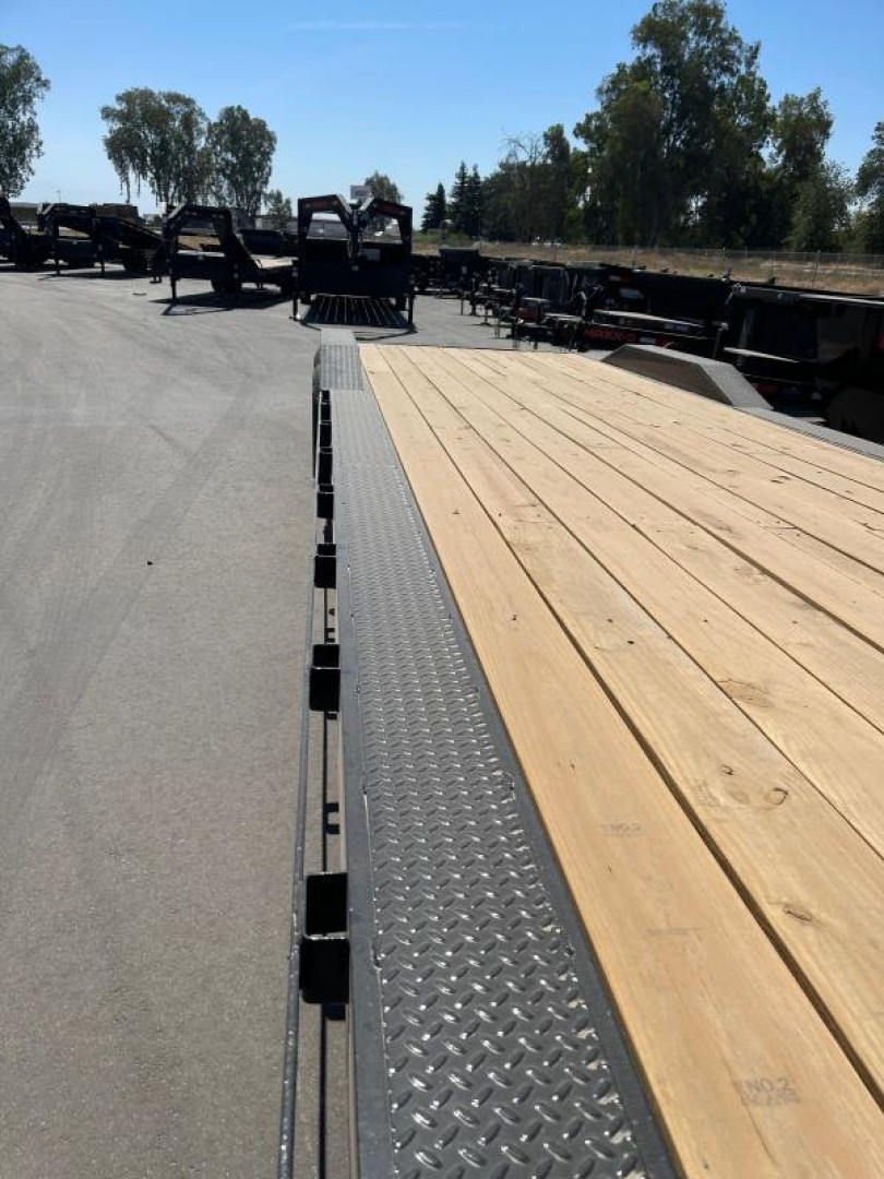 New 2022 East Texas Trailers CH0232072 Equipment Trailer