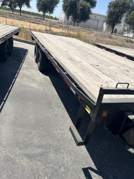 New 2022 East Texas Trailers PH0222082 Deckover Trailer