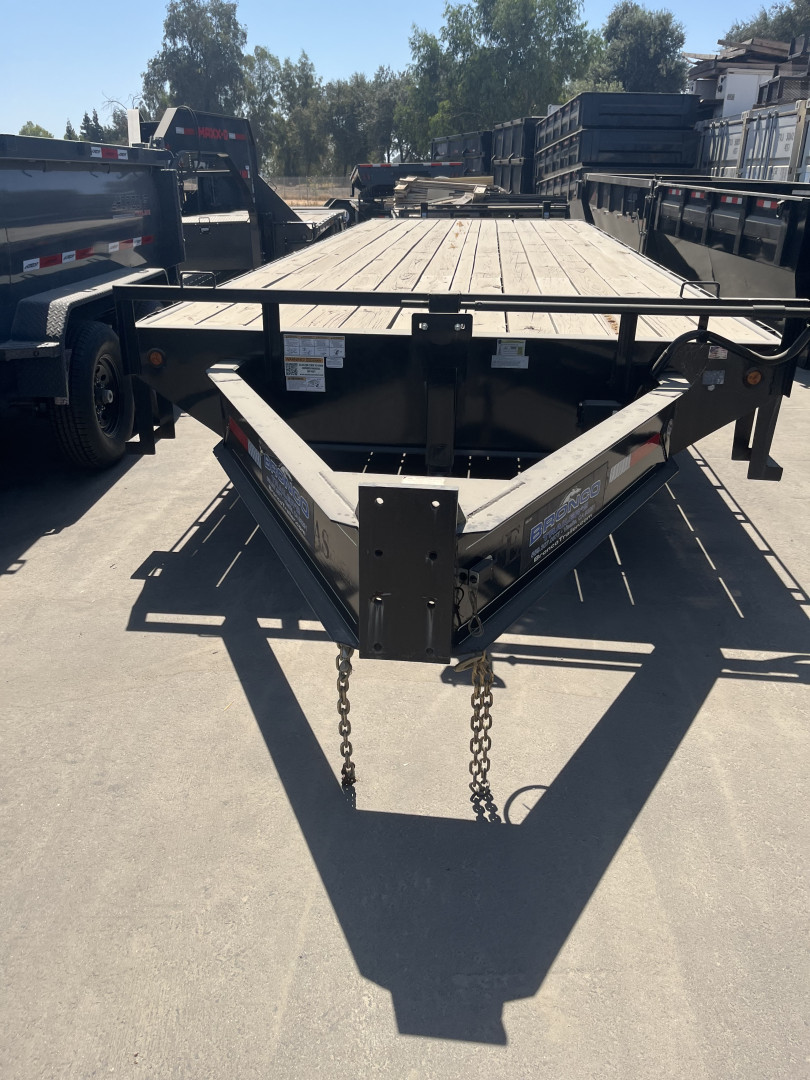 New 2022 East Texas Trailers PH0224082 Deckover Trailer