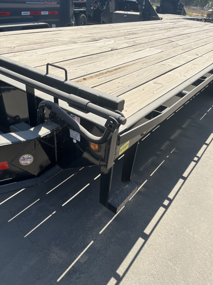 New 2022 East Texas Trailers PH0224082 Deckover Trailer