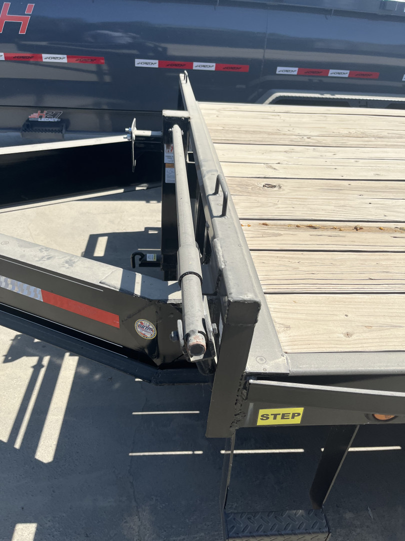 New 2022 East Texas Trailers PH0224082 Deckover Trailer