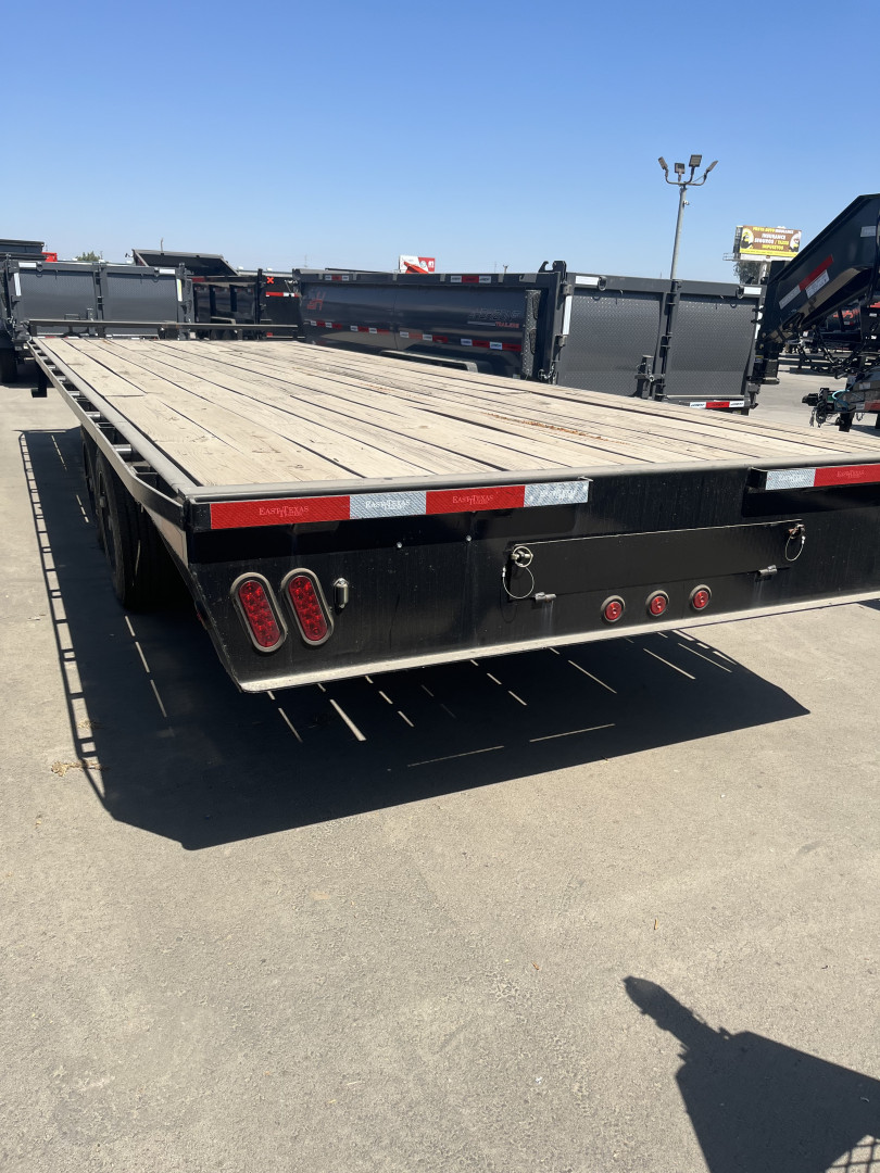 New 2022 East Texas Trailers PH0224082 Deckover Trailer