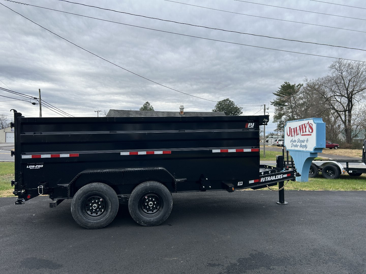 New 2025 PJ Trailers Low Pro High Side Dump Trailer