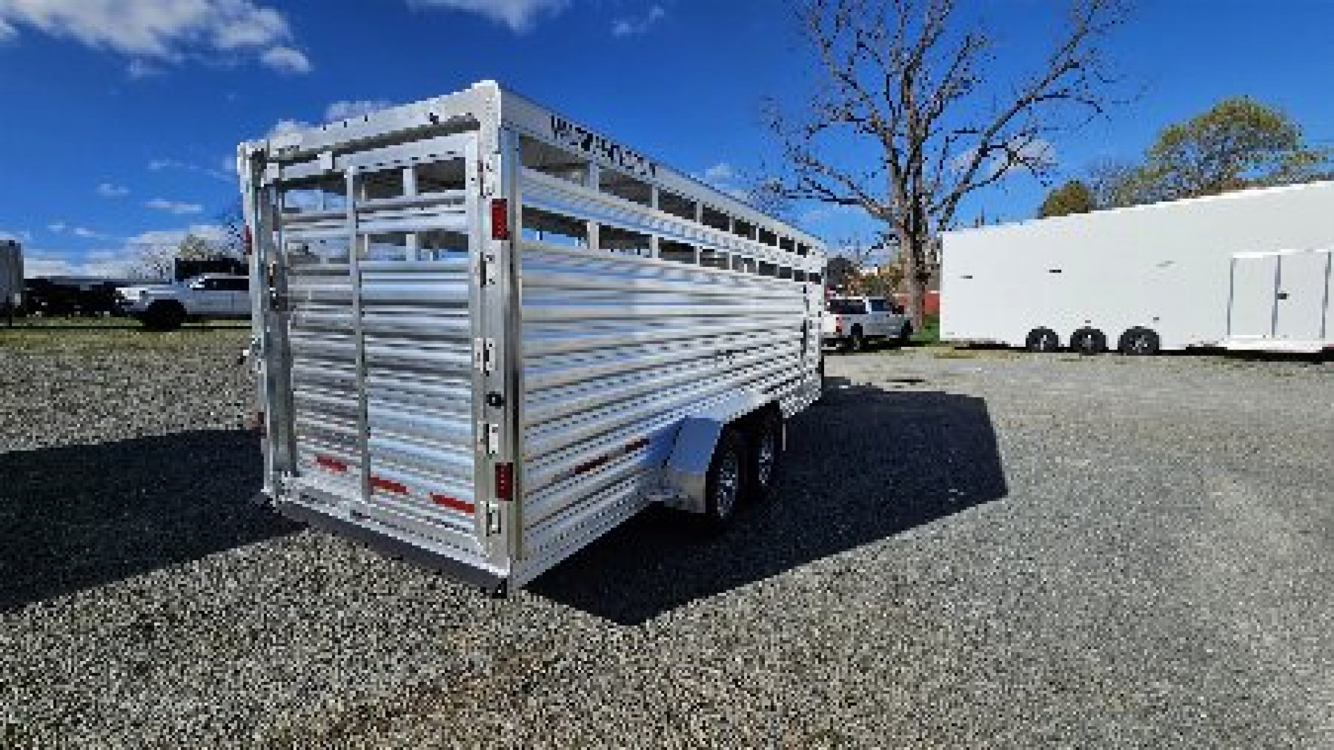 New 2025 Featherlite Trailers 8107 6'6"X20TA Stock / Stock Combo Trailer