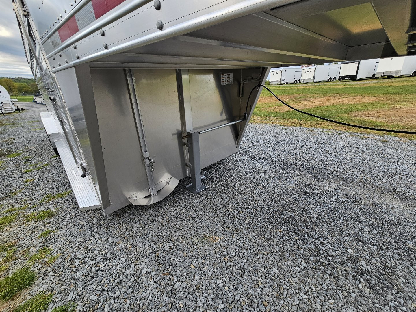 New 2025 FEATHERLITE TRAILERS 8127 7x20 Stock / Stock Combo Trailer