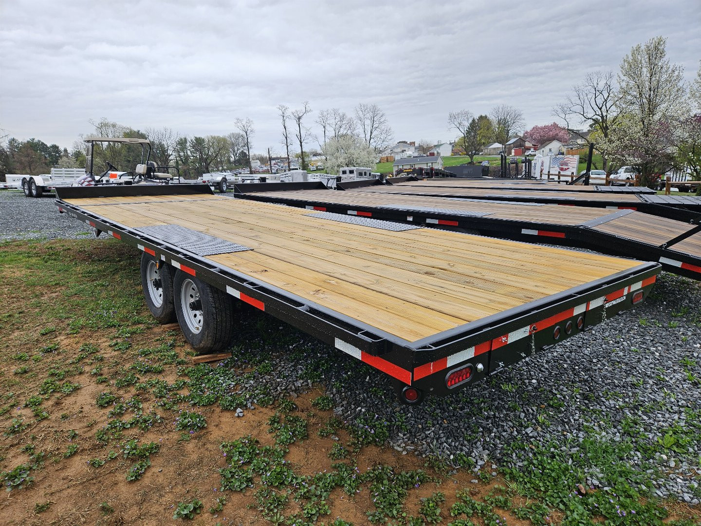 New 2025 PEQUEA DECKOVER 24 Flatbed Trailer