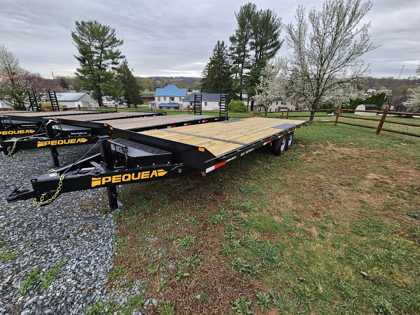 New 2025 PEQUEA DECKOVER 24 Flatbed Trailer