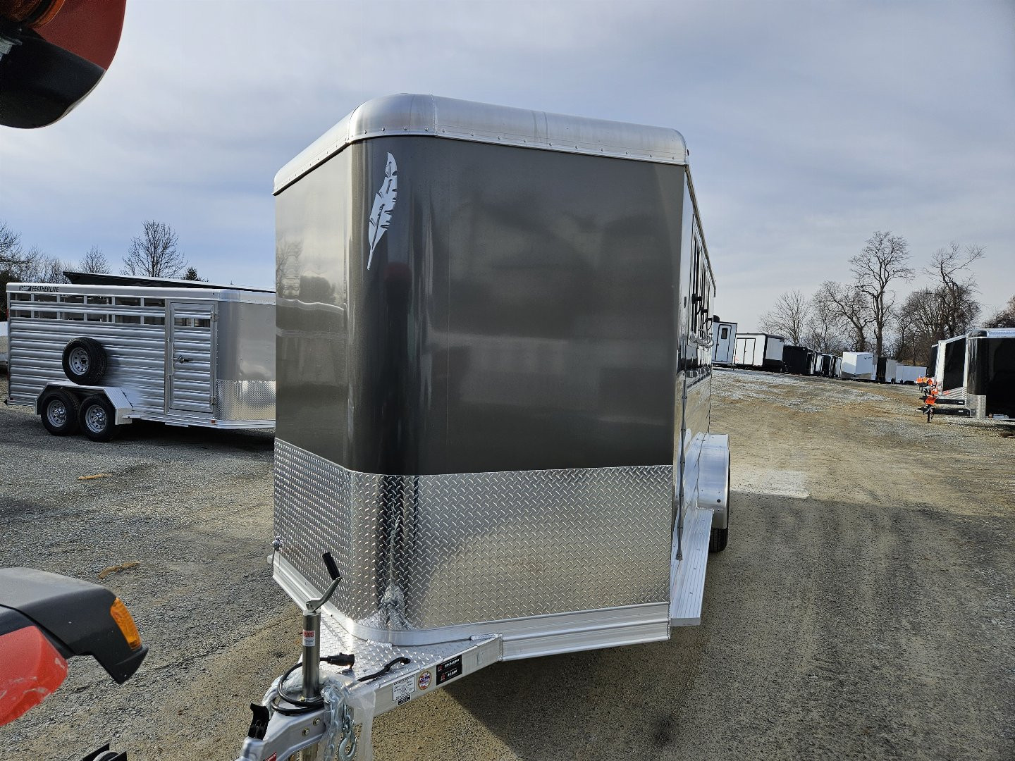 New 2025 Featherlite Trailers 9400 7X17.5 Horse Trailer