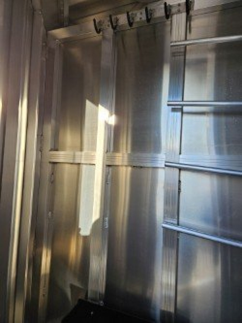 New 2025 Featherlite Trailers 9400 7X17.5 Horse Trailer