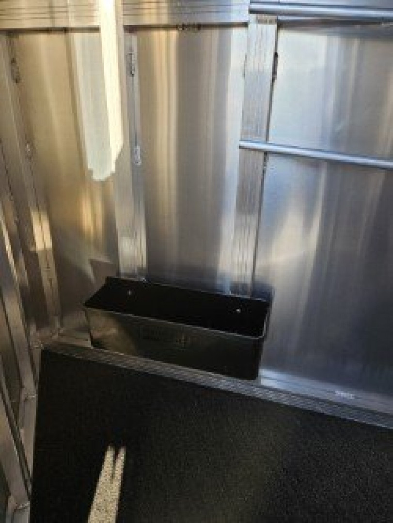 New 2025 Featherlite Trailers 9400 7X17.5 Horse Trailer