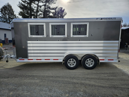 New 2025 Featherlite Trailers 9400 7X17.5 Horse Trailer