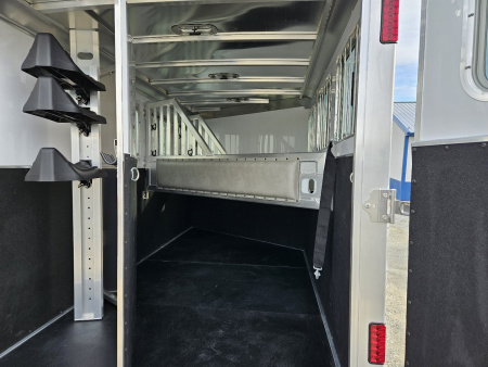 New 2025 Featherlite Trailers 9400 7X17.5 Horse Trailer