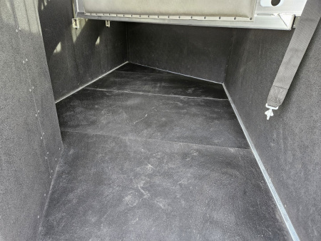 New 2025 Featherlite Trailers 9400 7X17.5 Horse Trailer