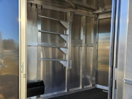 New 2025 Featherlite Trailers 9400 7X17.5 Horse Trailer