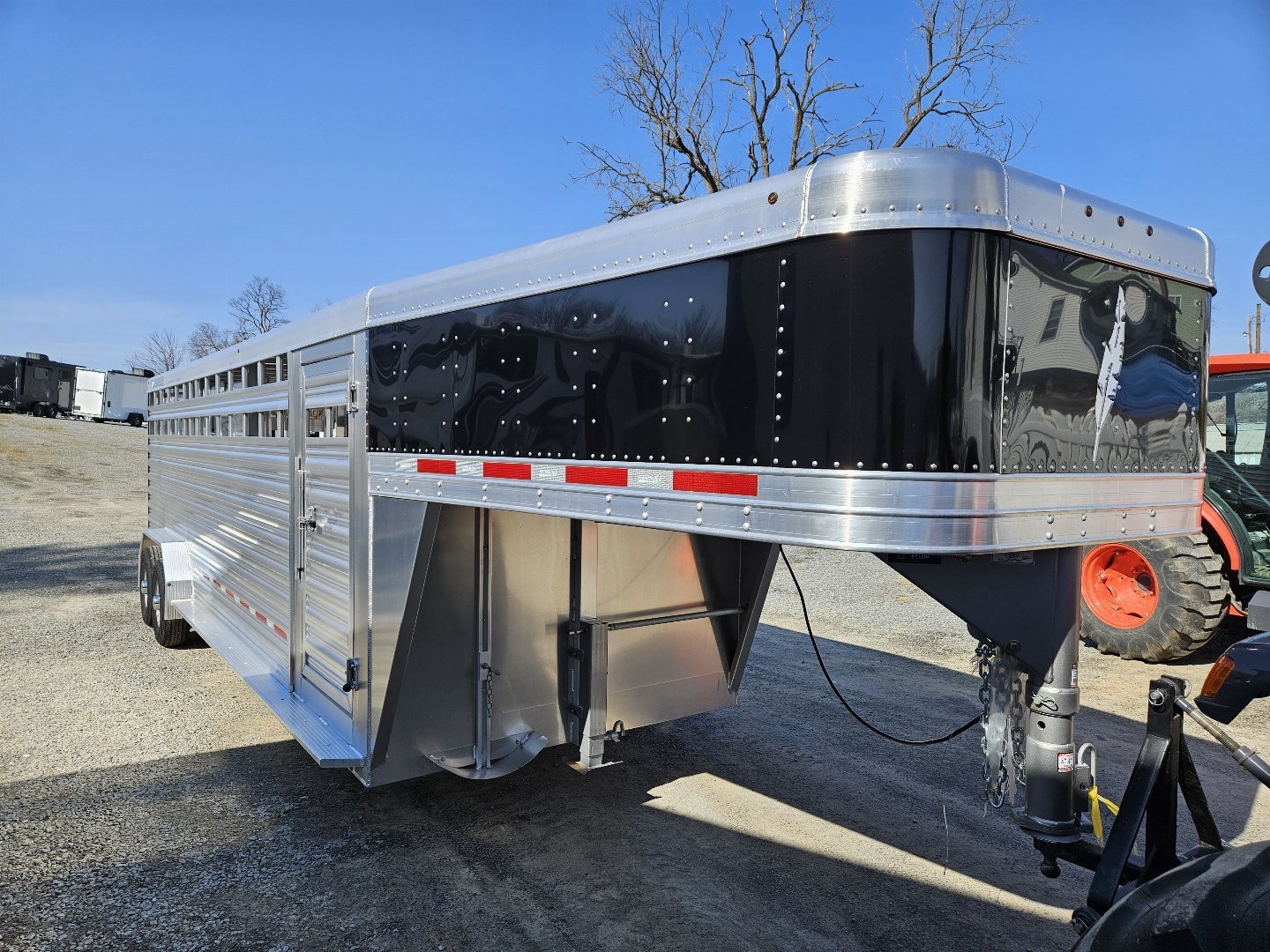 New 2025 Featherlite Trailers 8127 GN 7X24TA Stock / Stock Combo Trailer