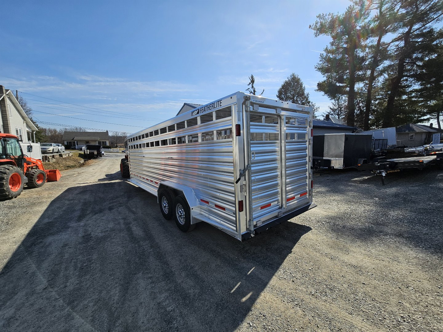New 2025 Featherlite Trailers 8127 GN 7X24TA Stock / Stock Combo Trailer