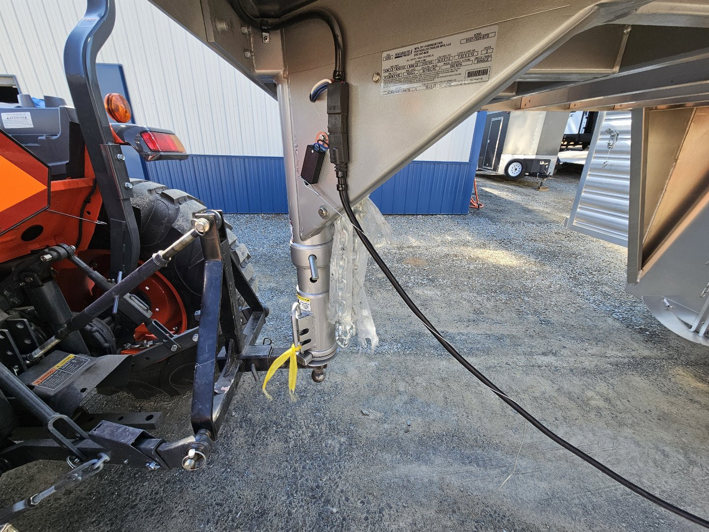 New 2025 Featherlite Trailers 8127 GN 7X24TA Stock / Stock Combo Trailer