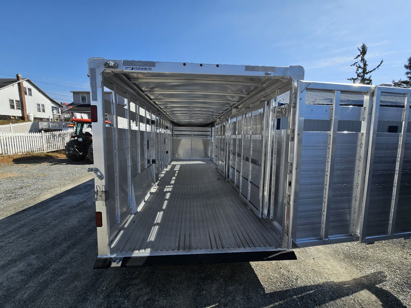 New 2025 Featherlite Trailers 8127 GN 7X24TA Stock / Stock Combo Trailer