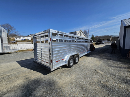 New 2025 Featherlite Trailers 8127 GN 7X24TA Stock / Stock Combo Trailer