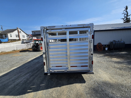 New 2025 Featherlite Trailers 8127 GN 7X24TA Stock / Stock Combo Trailer
