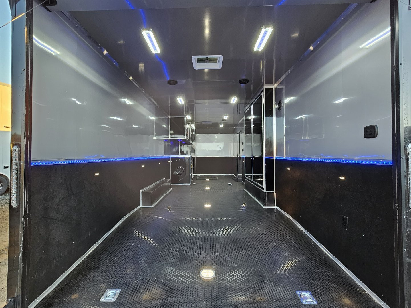 New 2025 Cargo Mate ELIMINATOR 8.5X28TA Car / Racing Trailer