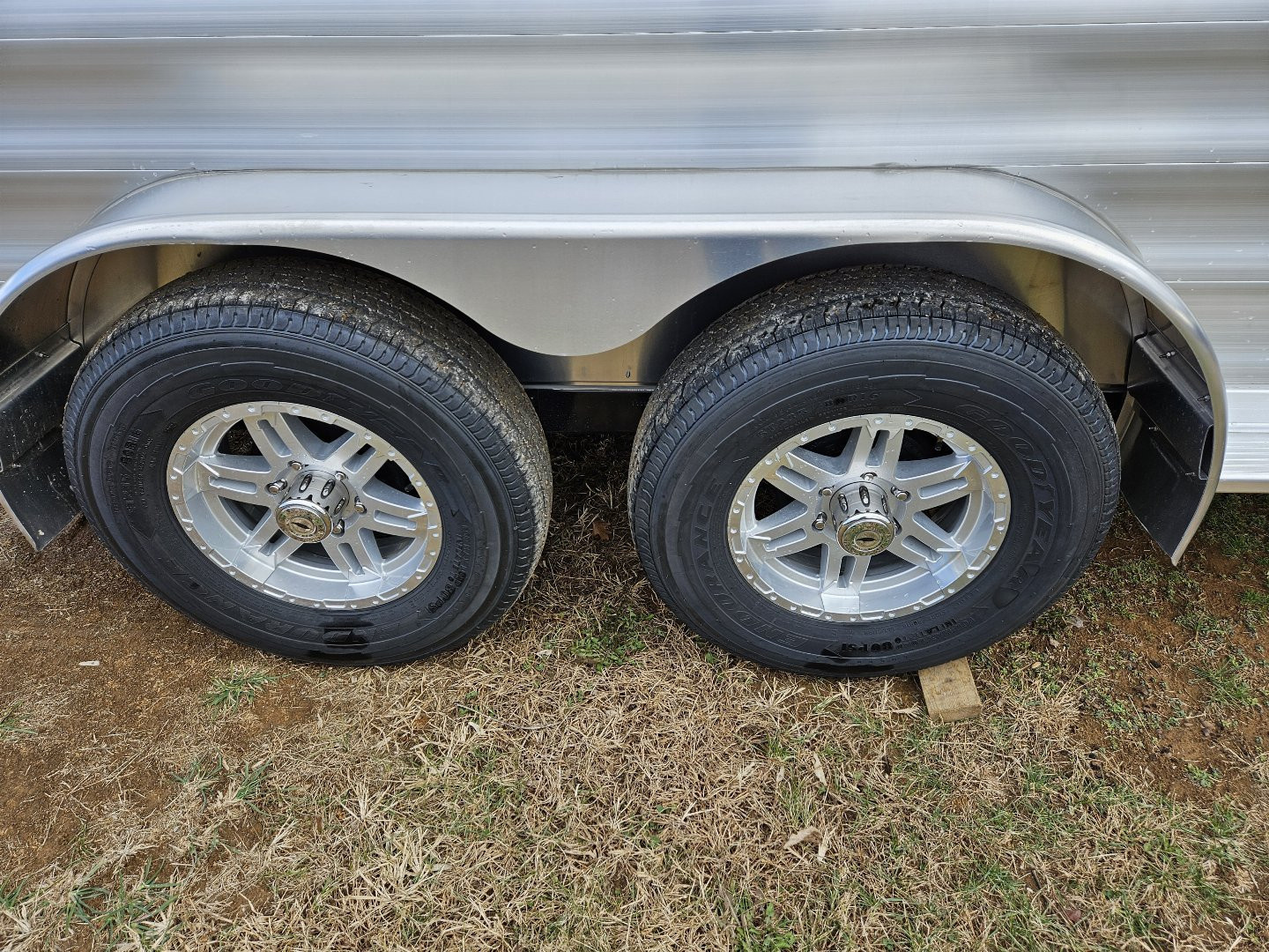 New 2025 Featherlite Trailers (9300) 7X14 Horse Trailer