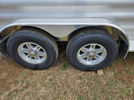 New 2025 Featherlite Trailers (9300) 7X14 Horse Trailer