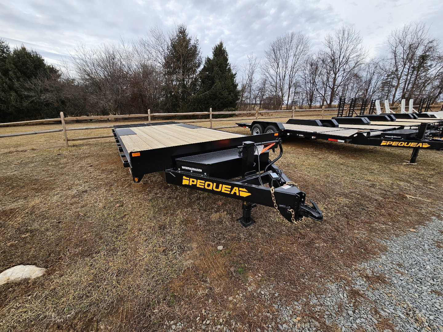 New 2024 PEQUEA TRAILERS HDDO 20' LEVELER Deckover Trailer