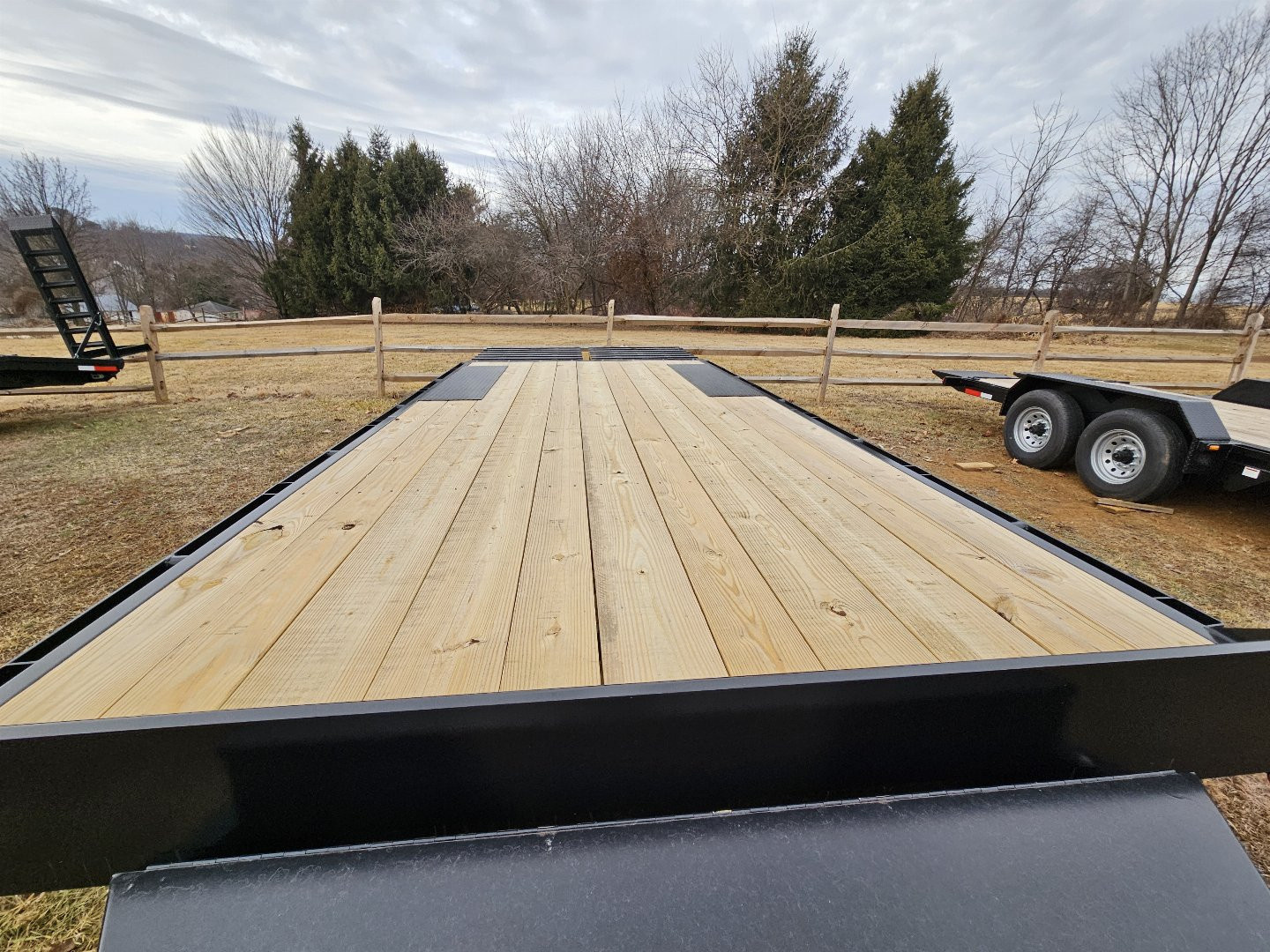 New 2024 PEQUEA TRAILERS HDDO 20' LEVELER Deckover Trailer