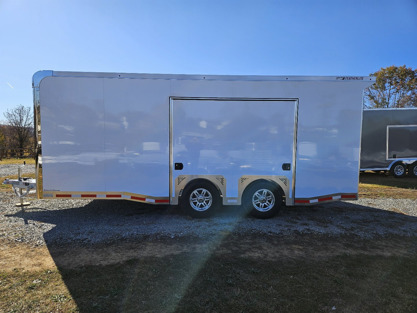 New 2025 Featherlite Trailers 4410 8.5X20TA Car / Racing Trailer