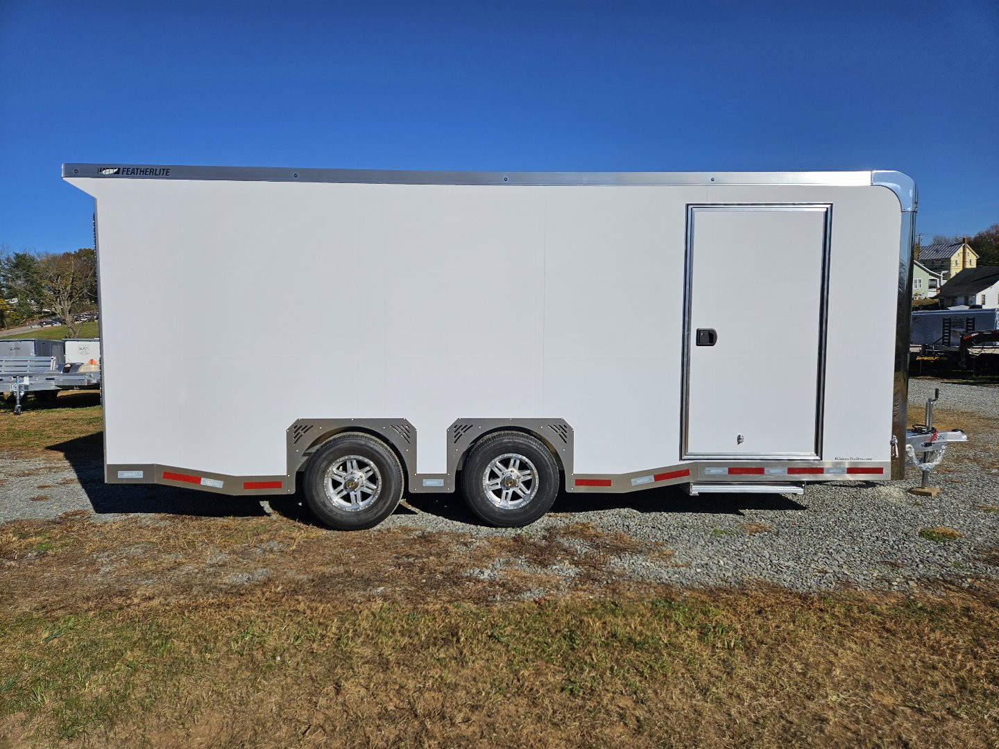 New 2025 Featherlite Trailers 4410 8.5X20TA Car / Racing Trailer