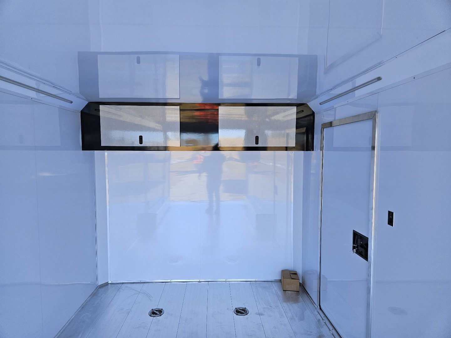 New 2025 Featherlite Trailers 4410 8.5X20TA Car / Racing Trailer