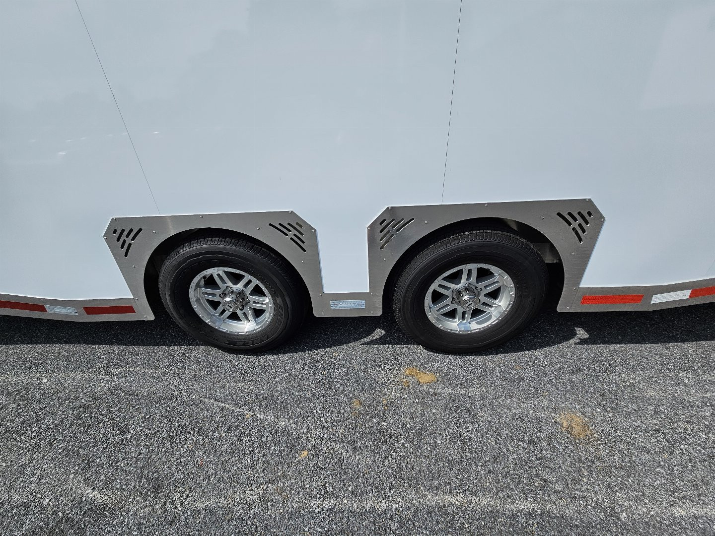 New 2024 Featherlite Trailers 4410 8.5X28TA Car / Racing Trailer
