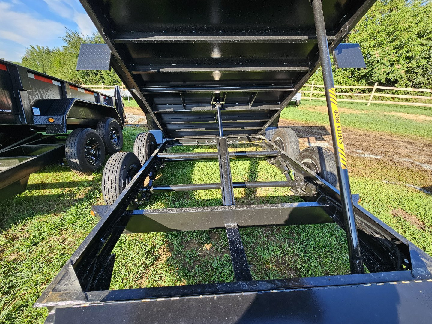 New 2024 PEQUEA C1500 Dump Trailer