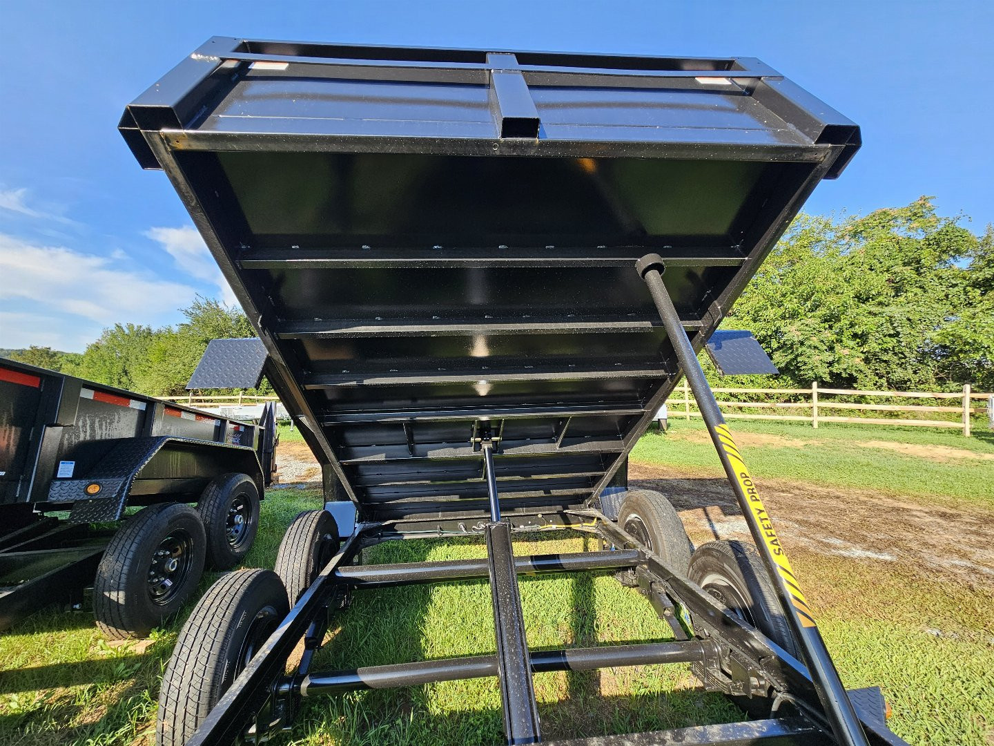 New 2024 PEQUEA C1500 Dump Trailer