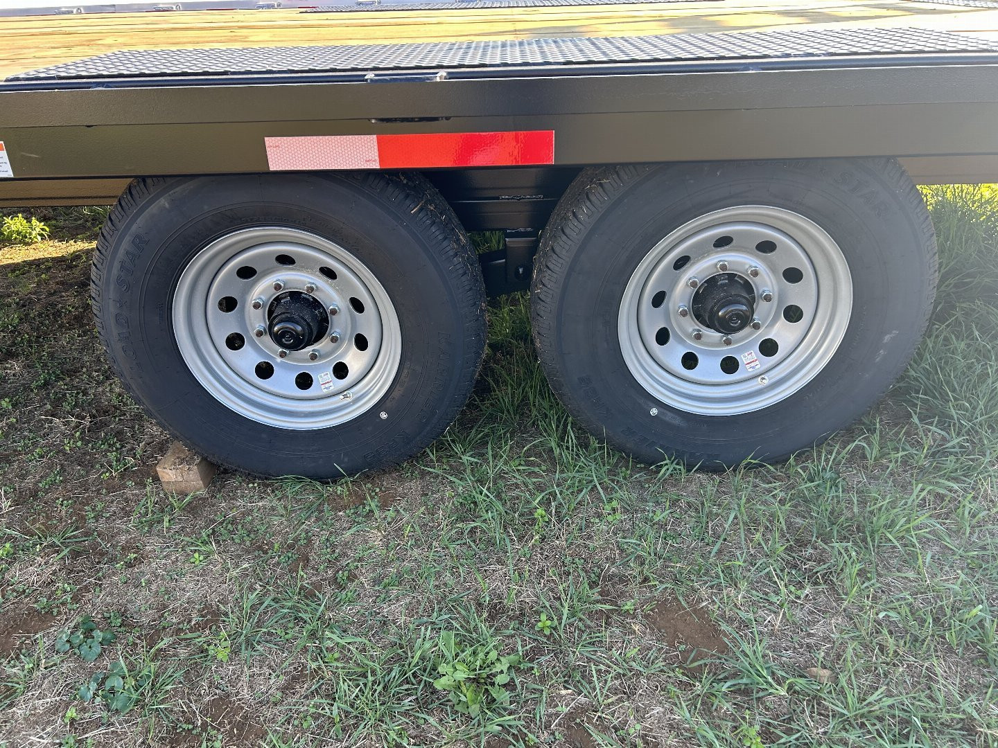 New 2024 PEQUEA TRHD24 Deckover Trailer