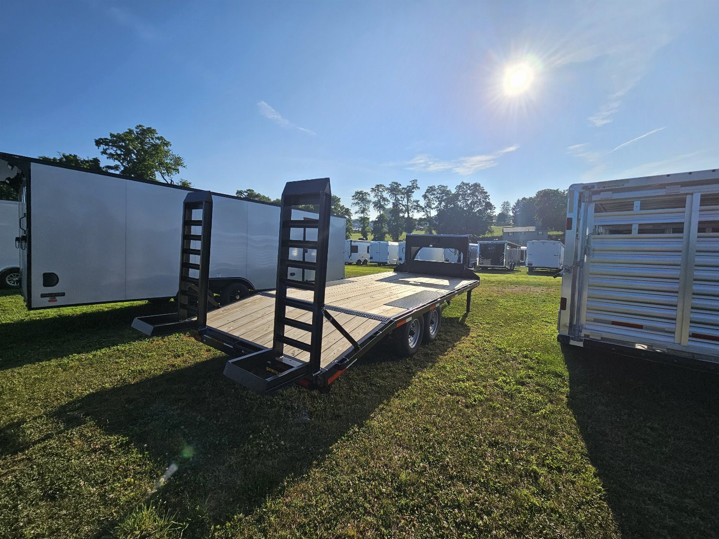 New 2024 PEQUEA GOOSENECK DECKOVER Gooseneck Bodies