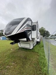 Used 2016 Momentum Fifth-Wheel Toy Hauler Toy Hauler