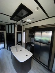 Used 2016 Momentum Fifth-Wheel Toy Hauler Toy Hauler
