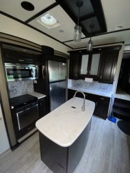 Used 2016 Momentum Fifth-Wheel Toy Hauler Toy Hauler