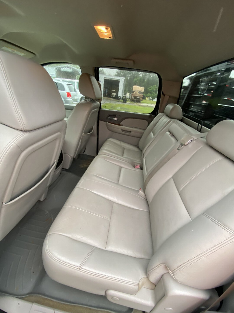 Used 2007 GMC Long Bed Truck & 2023 102x40 Gooseneck Trailer