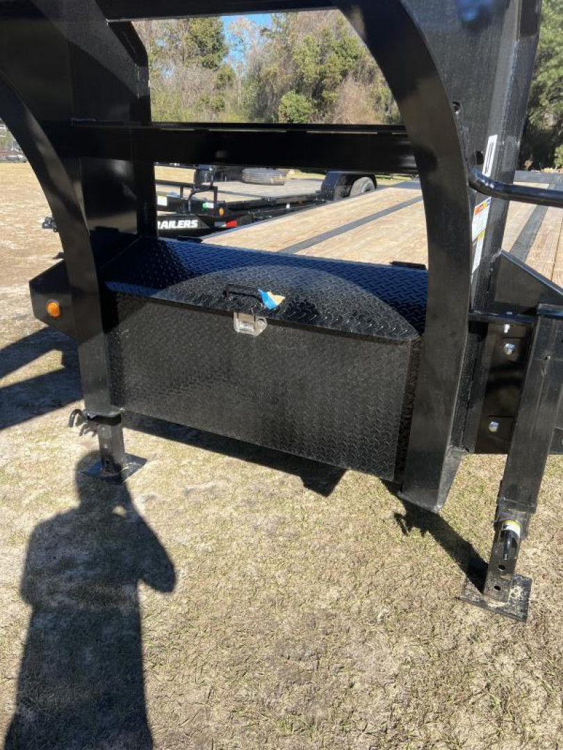 New 2022 PJ TRAILERS  LY 102X34' HYDRAULIC DOVE TAIL Gooseneck Bodies
